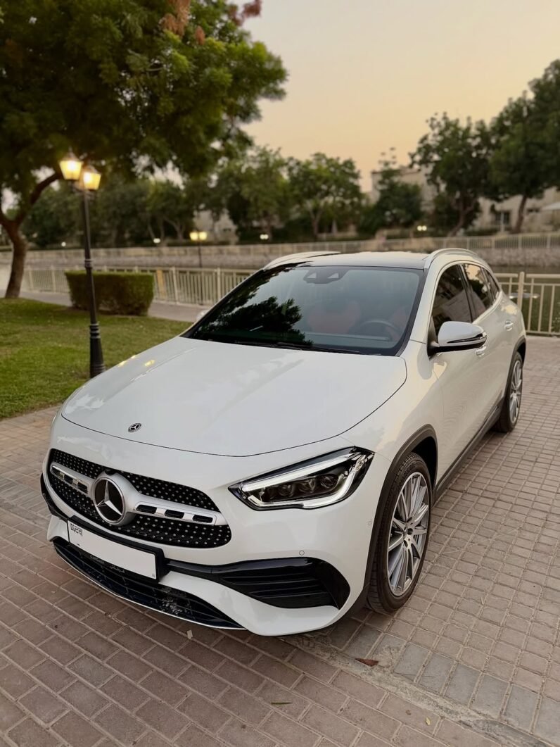 Mercedes Benz GLA 200